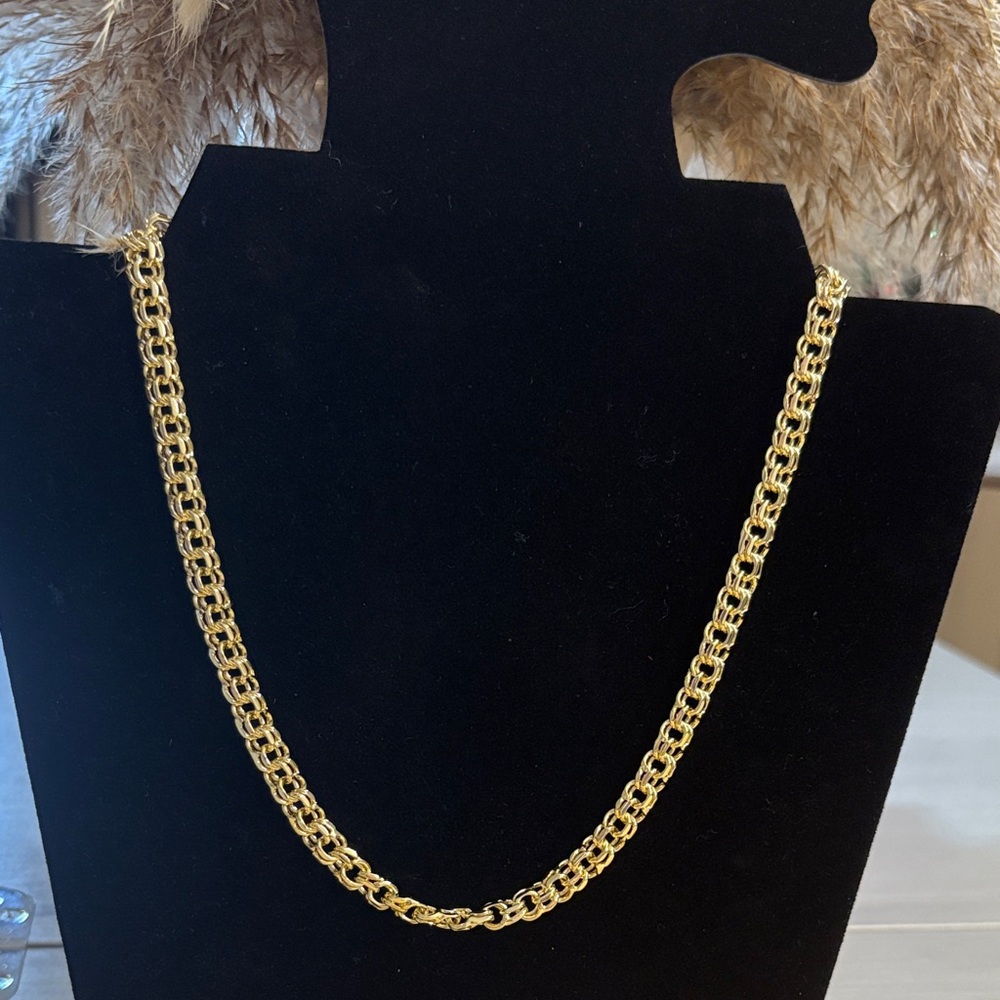 18k  Gold  plated Chain Necklace 18" long and 7 mm‎ thick